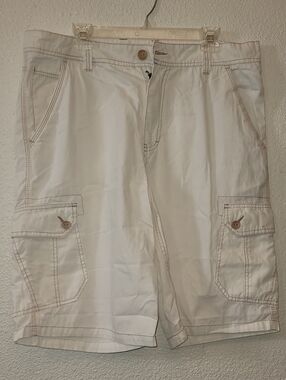 Men's Cream Cargo Shorts with Button-Flap Pockets